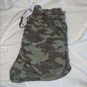american eagle camo shorts